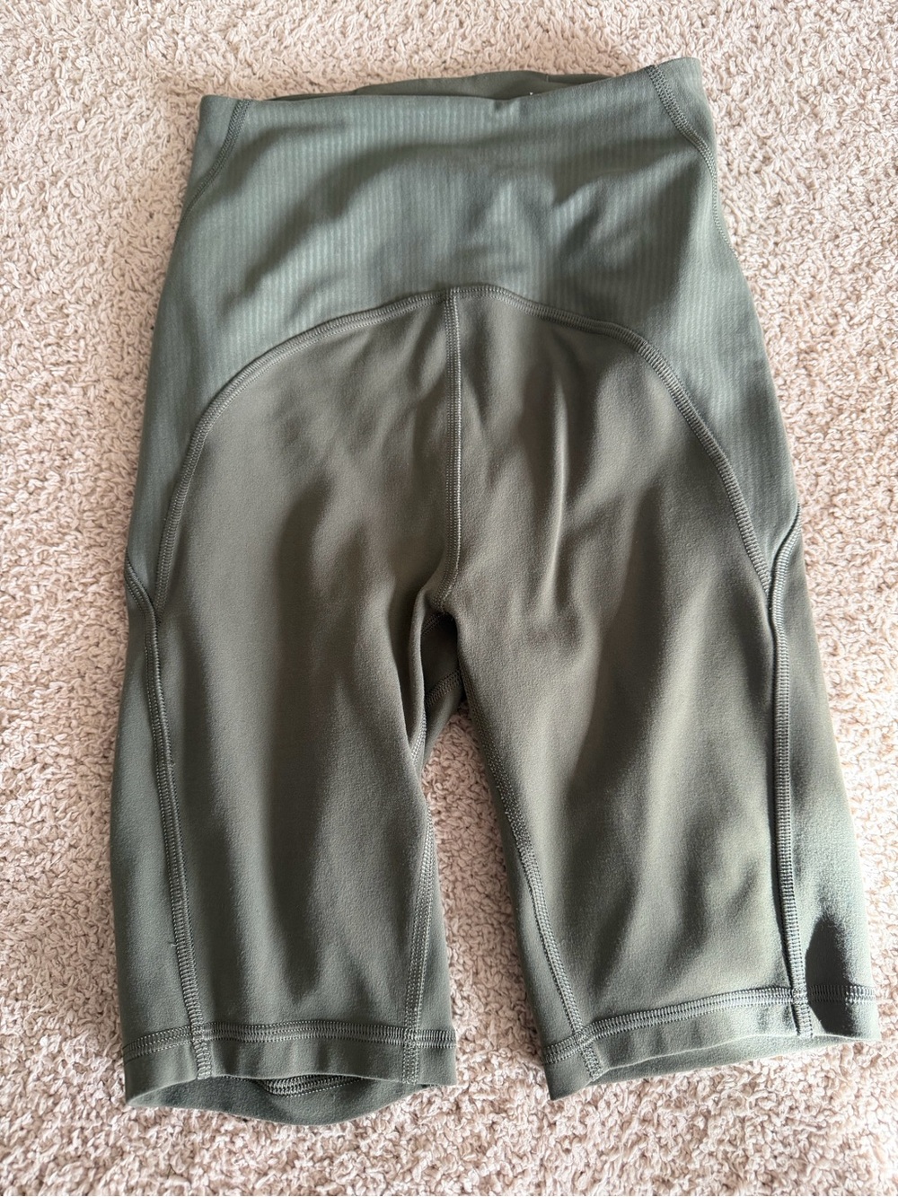 Lululemon High Rise Biker Shorts Olive Green Mixed Texture Sz 0 8” inseam